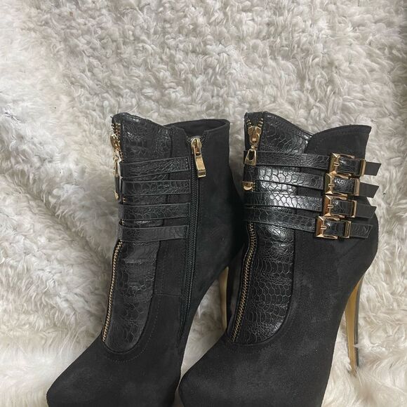 Bebe synthetic suede & lizard print hidden platform heels gold tone buckles SZ8 - Picture 5 of 13